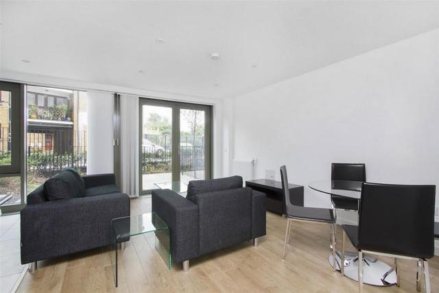  Image of 1 bedroom Flat to rent in Canton Street London E14 at Canton, Poplar, E14