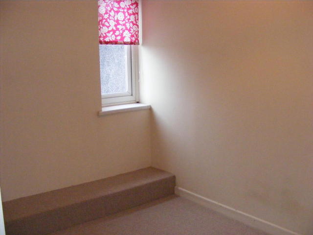  Image of 1 bedroom Flat to rent in Bryn Road Loughor Swansea SA4 at INC. UTILITY BILLS Bryn Road,Gorseinon,SA4