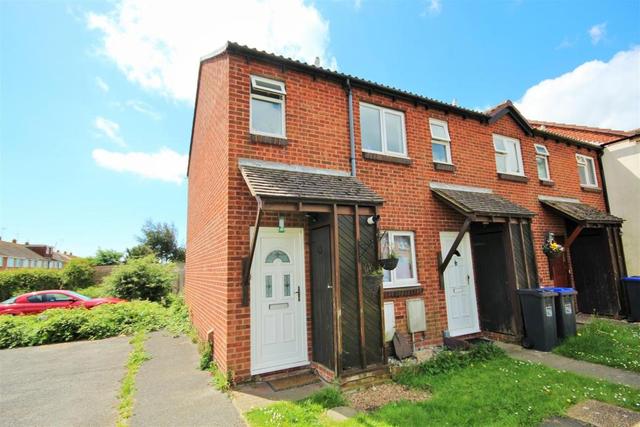  Image of 2 bedroom End of Terrace for sale in Parklands Shoreham-by-Sea BN43 at Parklands, Shoreham-By-Sea