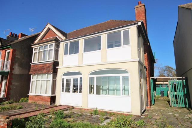  Image of 4 bedroom Detached house for sale in Brighton Road Shoreham-by-Sea BN43 at Brighton Road, Shoreham-By-Sea
