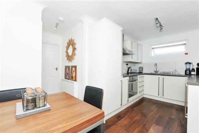  Image of 1 bedroom Flat to rent in Wandsworth Bridge Road London SW6 at Wandsworth Bridge Road, London, SW6