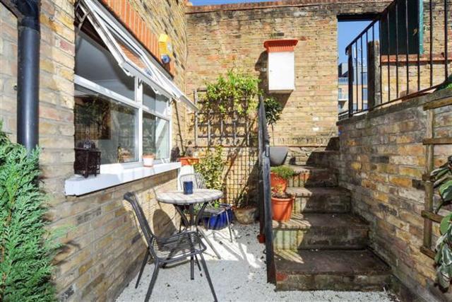  Image of 1 bedroom Flat to rent in Wandsworth Bridge Road London SW6 at Wandsworth Bridge Road, London, SW6