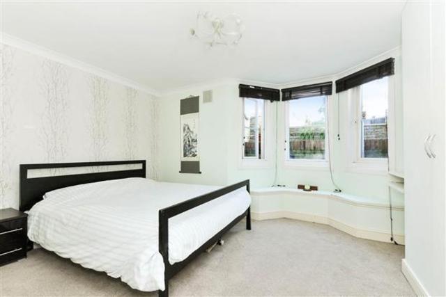 Image of 1 bedroom Flat to rent in Wandsworth Bridge Road London SW6 at Wandsworth Bridge Road, London, SW6