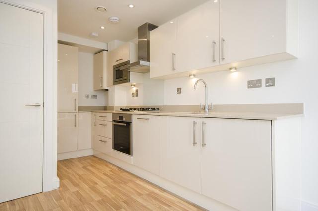  Image of 1 bedroom Flat to rent in New Kings Road London SW6 at New Kings Road, London, SW6