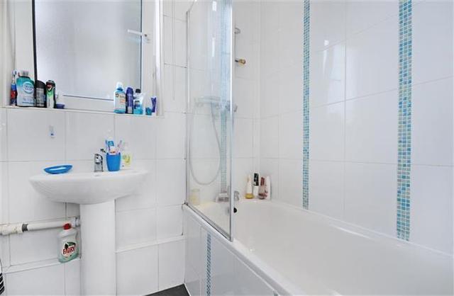  Image of 2 bedroom Flat to rent in Finlay Street London SW6 at Fulham, Pellant Road, SW6