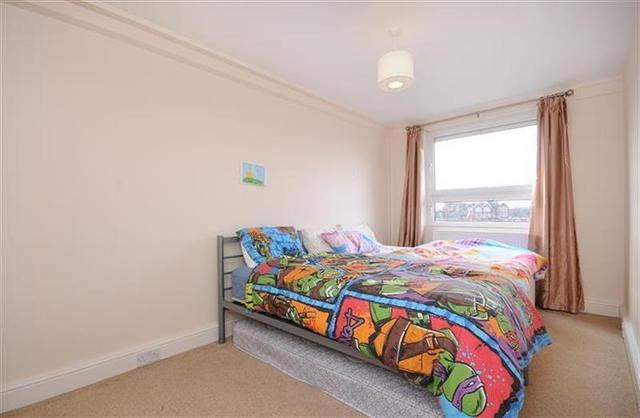  Image of 2 bedroom Flat to rent in Finlay Street London SW6 at Fulham, Pellant Road, SW6