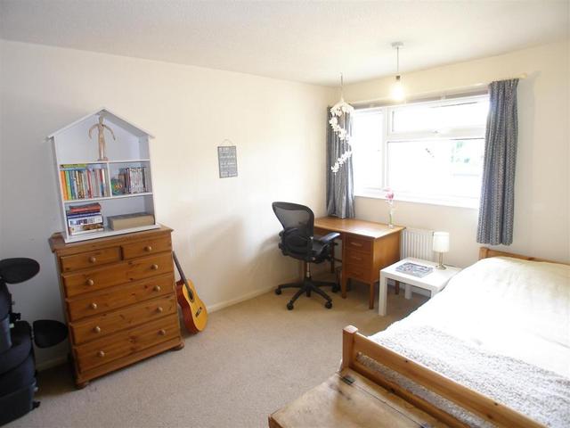  Image of 3 bedroom Terraced house for sale in Northolt Avenue Bishop