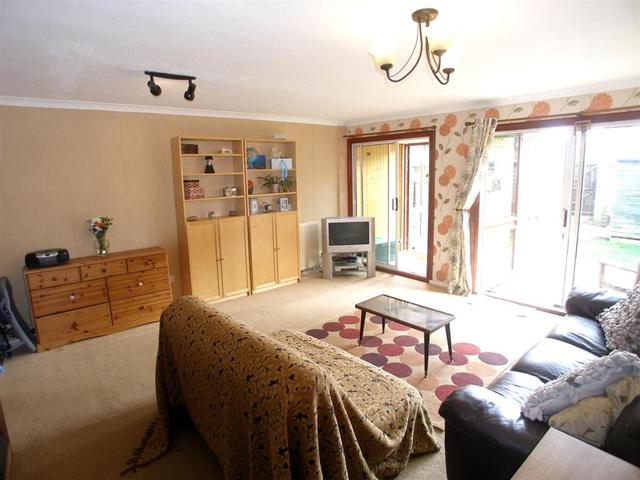  Image of 3 bedroom Terraced house for sale in Northolt Avenue Bishop