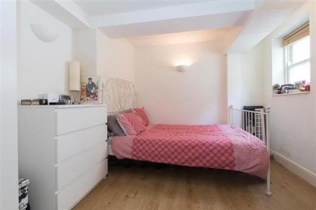  Image of 1 bedroom Flat to rent in Upper Berkeley Street London W1H at Upper Berkeley, London, W1H