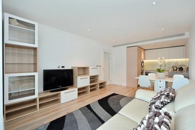  Image of 2 bedroom Flat to rent in South Quay Square London E14 at Discovery Dock Apartments East, Canary Wharf, E14