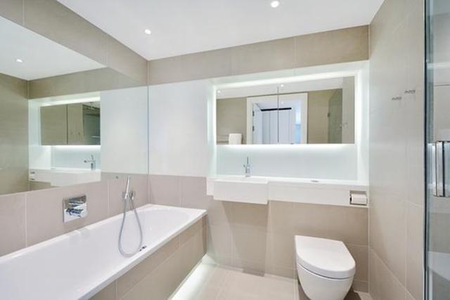  Image of 2 bedroom Flat to rent in South Quay Square London E14 at Discovery Dock Apartments East, Canary Wharf, E14