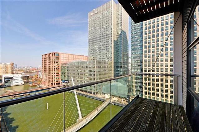  Image of 2 bedroom Flat to rent in South Quay Square London E14 at Discovery Dock Apartments East, Canary Wharf, E14
