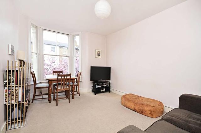  Image of 1 bedroom Flat to rent in Arundel Gardens London W11 at Arundel Gardens, Notting Hill, W11