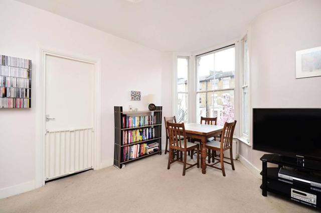  Image of 1 bedroom Flat to rent in Arundel Gardens London W11 at Arundel Gardens, Notting Hill, W11