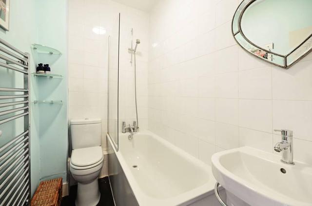  Image of 1 bedroom Flat to rent in Arundel Gardens London W11 at Arundel Gardens, Notting Hill, W11