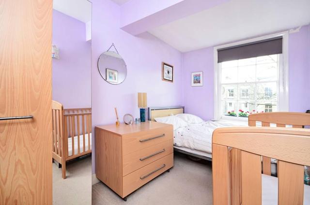  Image of 1 bedroom Flat to rent in Arundel Gardens London W11 at Arundel Gardens, Notting Hill, W11