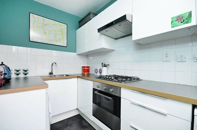  Image of 1 bedroom Flat to rent in Arundel Gardens London W11 at Arundel Gardens, Notting Hill, W11