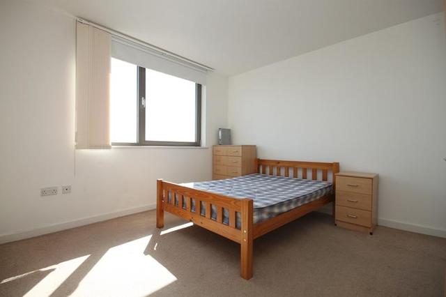  Image of 2 bedroom Flat to rent in Spencer Way London E1 at Kelday Heights, Spencer Way, London, E1