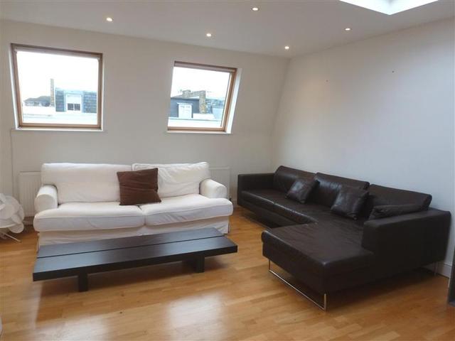  Image of 2 bedroom Flat to rent in Ladbroke Gardens London W11 at Labroke Gardens, London, W11