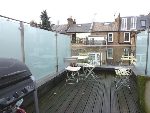  Image of 2 bedroom Flat to rent in Ladbroke Gardens London W11 at Labroke Gardens, London, W11
