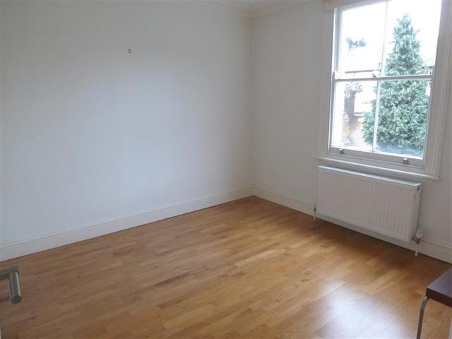  Image of 2 bedroom Flat to rent in Ladbroke Gardens London W11 at Labroke Gardens, London, W11