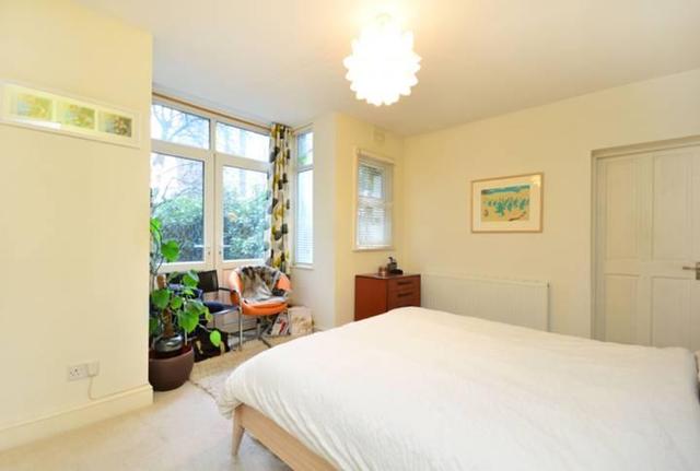  Image of 2 bedroom Flat to rent in Latimer Road London W10 at Latimer Road, North Kensington, W10