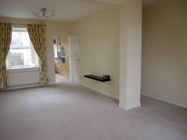 Image of 2 bedroom Terraced house to rent in Dinas Street Plasmarl Swansea SA6 at DINAS STREET, Swansea, SA6