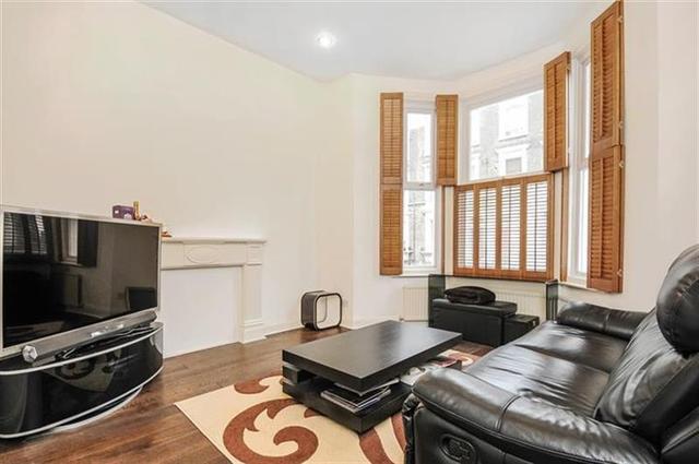  Image of 1 bedroom Flat to rent in Dawes Road London SW6 at Mansion, Hildyard Road, London, SW6