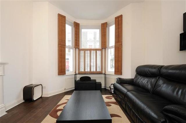  Image of 1 bedroom Flat to rent in Dawes Road London SW6 at Mansion, Hildyard Road, London, SW6
