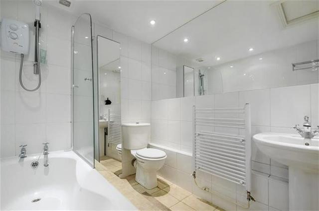  Image of 1 bedroom Flat to rent in Dawes Road London SW6 at Mansion, Hildyard Road, London, SW6