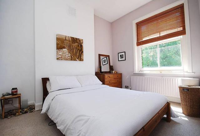  Image of 2 bedroom Flat to rent in Margravine Road London W6 at Margravine Road, Barons Court, W6