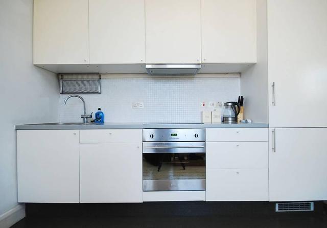  Image of 2 bedroom Flat to rent in Margravine Road London W6 at Margravine Road, Barons Court, W6