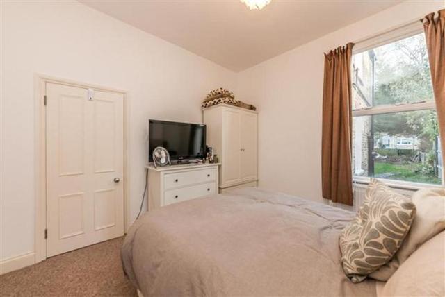  Image of 2 bedroom Flat to rent in Holland Park Avenue London W11 at Holland Park Avenue, Holland Park, W11