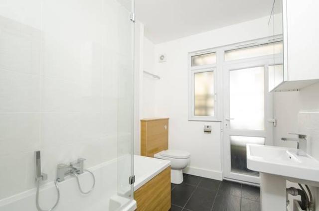  Image of 2 bedroom Flat to rent in Holland Road London W14 at Holland Road, Holland Park, W14