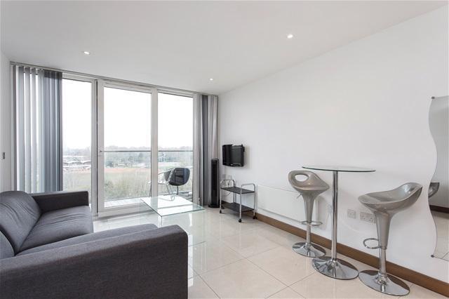 Image of 1 bedroom Flat to rent in Hay Currie Street London E14 at Panoramic Tower, Canary Wharf, E14