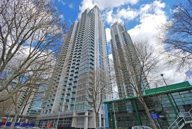  Image of 2 bedroom Flat to rent in Marsh Wall London E14 at Marsh Wall, Canary Wharf, E14