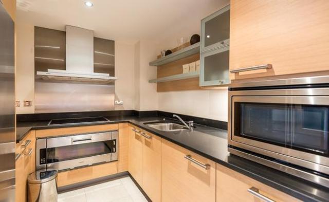  Image of 2 bedroom Flat to rent in Marsh Wall London E14 at Marsh Wall, Canary Wharf, E14