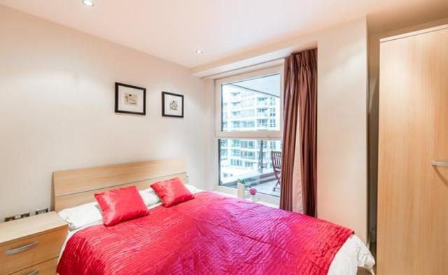  Image of 2 bedroom Flat to rent in Marsh Wall London E14 at Marsh Wall, Canary Wharf, E14