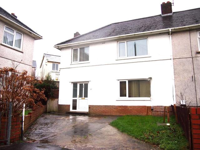  Image of 3 bedroom Semi-Detached house for sale in Brynamlwg Llanelli SA15 at Brynamlwg,Llanelli,Carmarthenshire,SA15