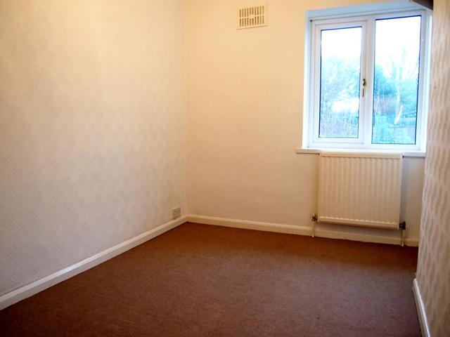  Image of 3 bedroom Semi-Detached house for sale in Brynamlwg Llanelli SA15 at Brynamlwg,Llanelli,Carmarthenshire,SA15