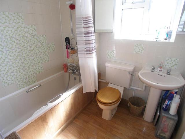  Image of 3 bedroom Detached house for sale in Gibbs Field Thorley Bishop