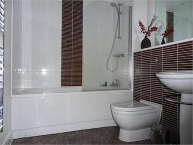  Image of 2 bedroom Flat to rent in Trawler Road Maritime Quarter Swansea SA1 at Meridian TowerTrawler Road,Swansea,SA1