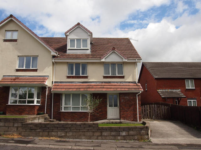  Image of 4 bedroom Semi-Detached house to rent in Cecil Road Gorseinon Swansea SA4 at Cecil Road, SA4