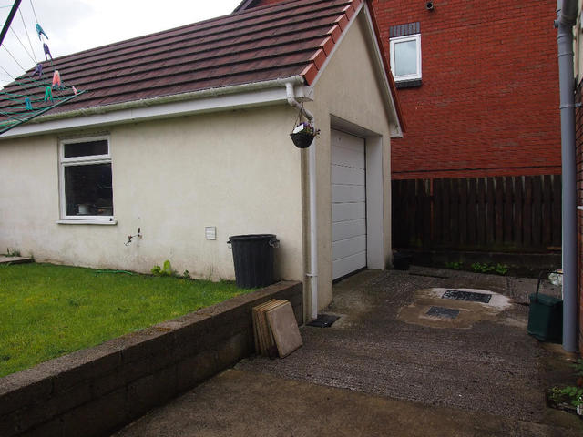  Image of 4 bedroom Semi-Detached house to rent in Cecil Road Gorseinon Swansea SA4 at Cecil Road, SA4