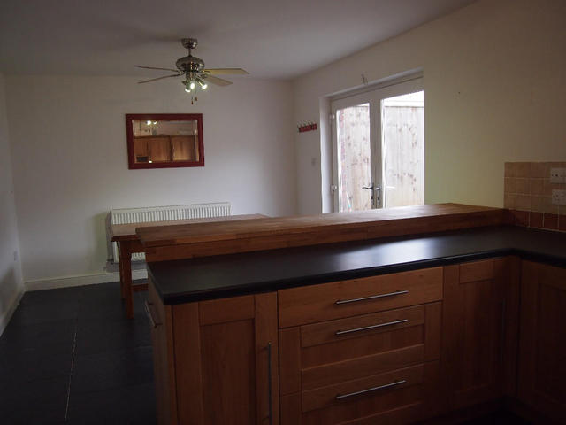  Image of 4 bedroom Semi-Detached house to rent in Cecil Road Gorseinon Swansea SA4 at Cecil Road, SA4