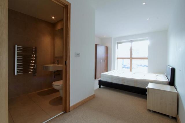  Image of 2 bedroom Flat to rent in Frances Wharf London E14 at Frances Wharf, Limehouse, E14
