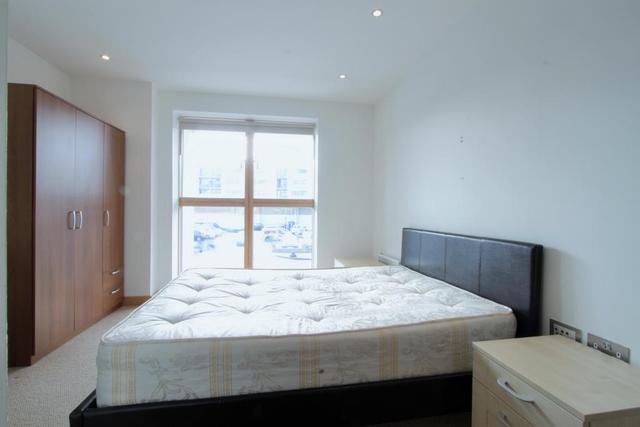  Image of 2 bedroom Flat to rent in Frances Wharf London E14 at Frances Wharf, Limehouse, E14