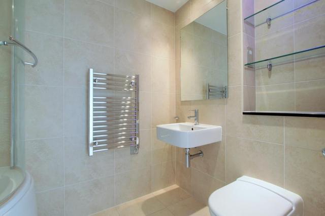  Image of 2 bedroom Flat to rent in Frances Wharf London E14 at Frances Wharf, Limehouse, E14