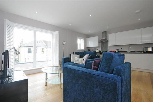  Image of 2 bedroom Flat to rent in Essex Road London N1 at Essex Road, Islington, N1