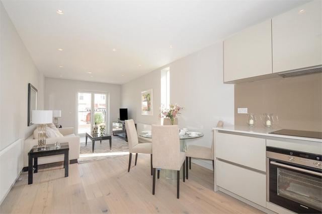  Image of 2 bedroom Flat to rent in Lansdowne Way London SW8 at Lansdowne Way, Vauxhall, SW8